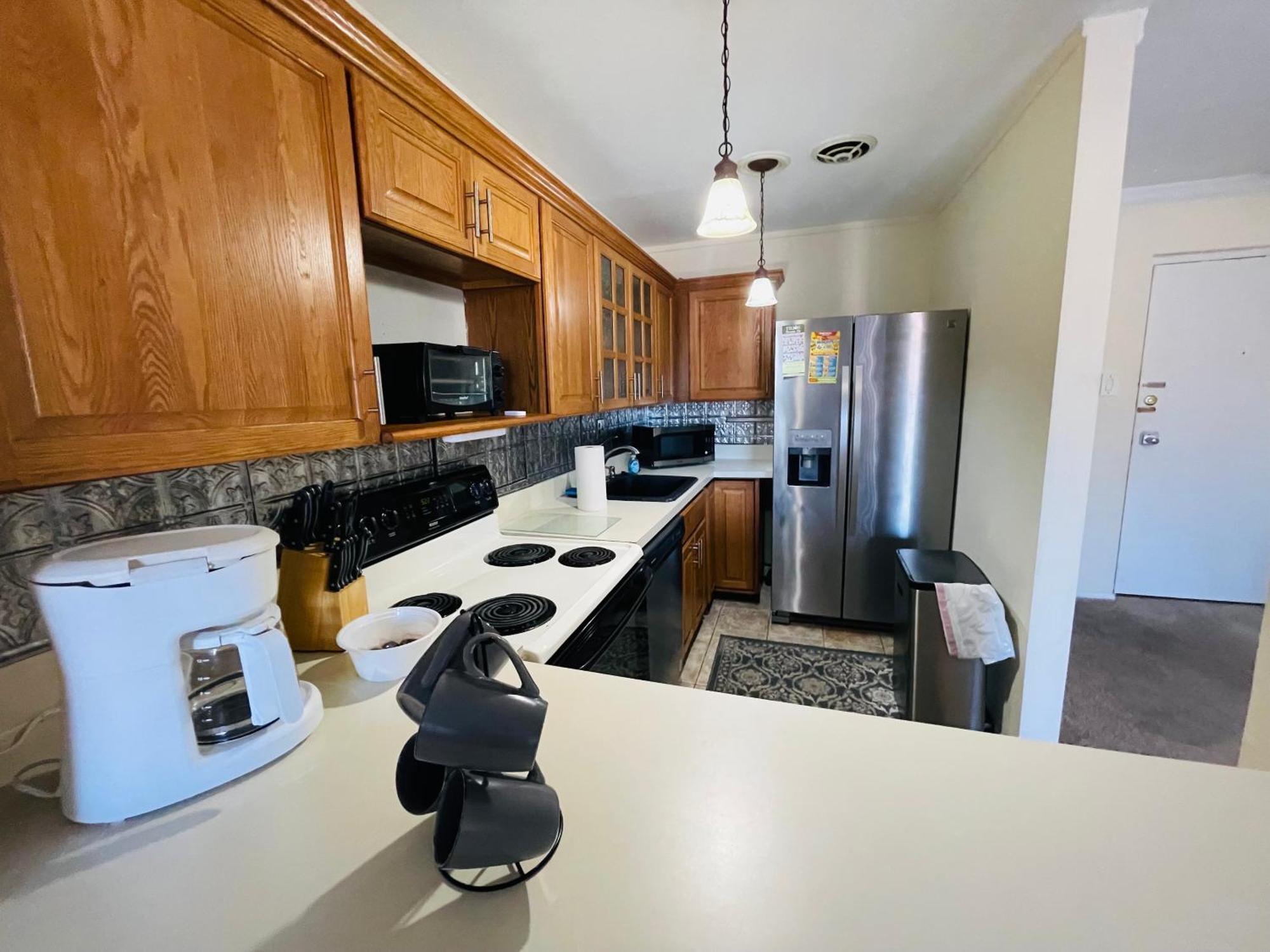 Charming 2br 2b In Elkins Park, Parking, Pool *